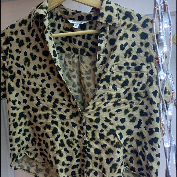 *EXPRESS* ~ BUTTON UP COLLARED CROP TOP - Picture 3 of 8